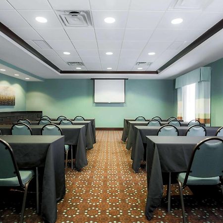 Hampton Inn & Suites Wheeling - The Highlands Triadelphia Екстер'єр фото