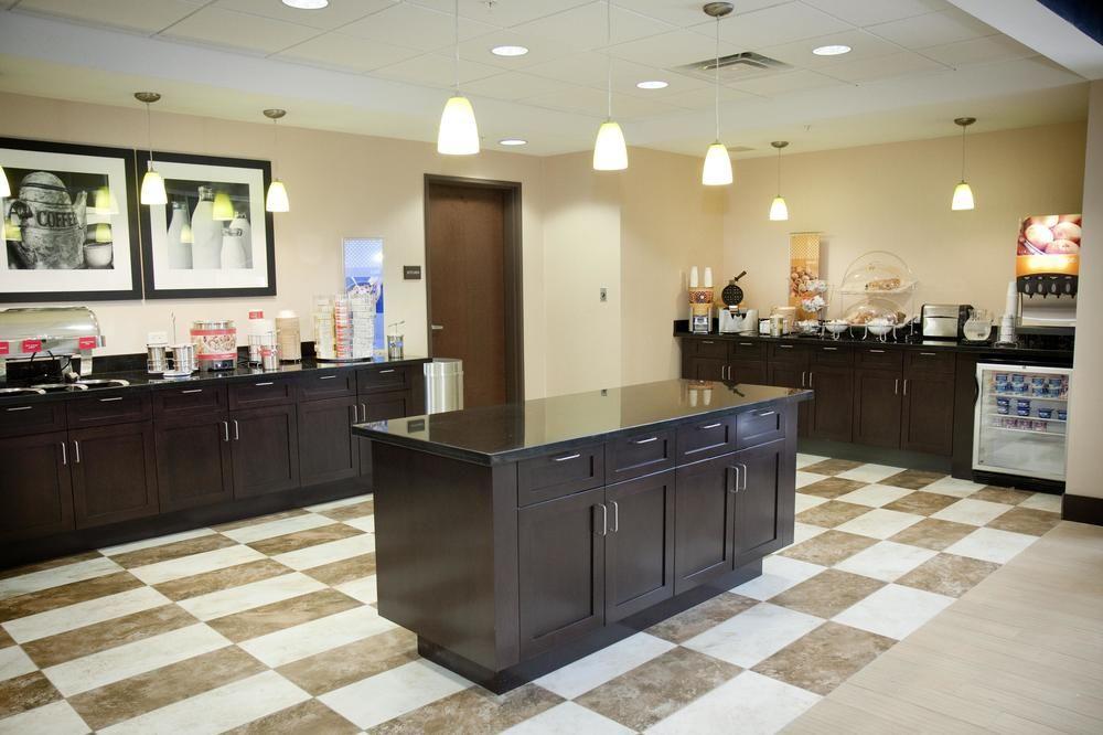 Hampton Inn & Suites Wheeling - The Highlands Triadelphia Екстер'єр фото