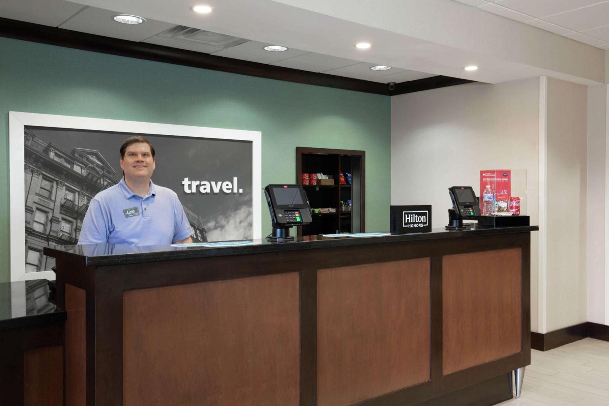 Hampton Inn & Suites Wheeling - The Highlands Triadelphia Екстер'єр фото