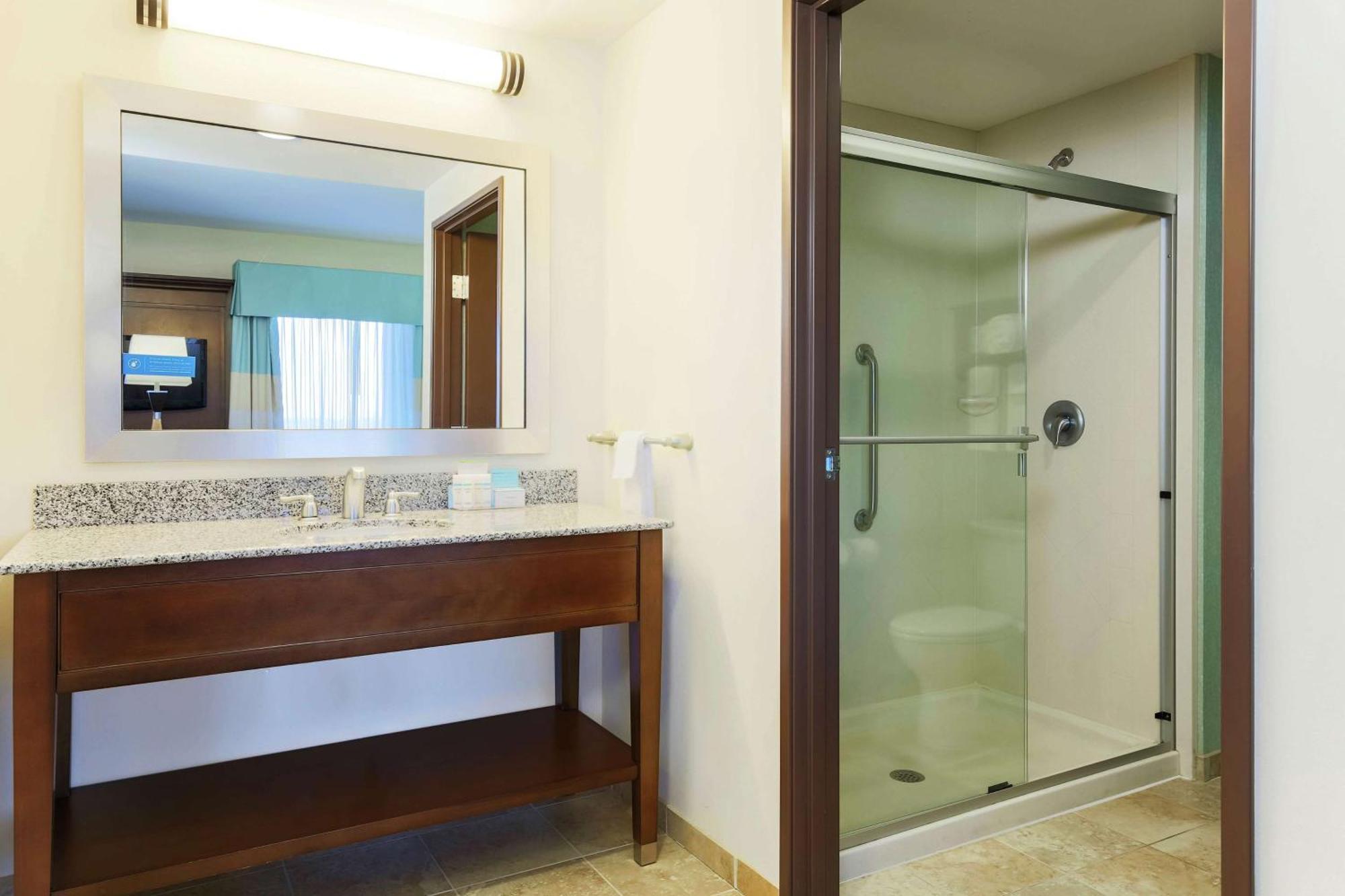 Hampton Inn & Suites Wheeling - The Highlands Triadelphia Екстер'єр фото