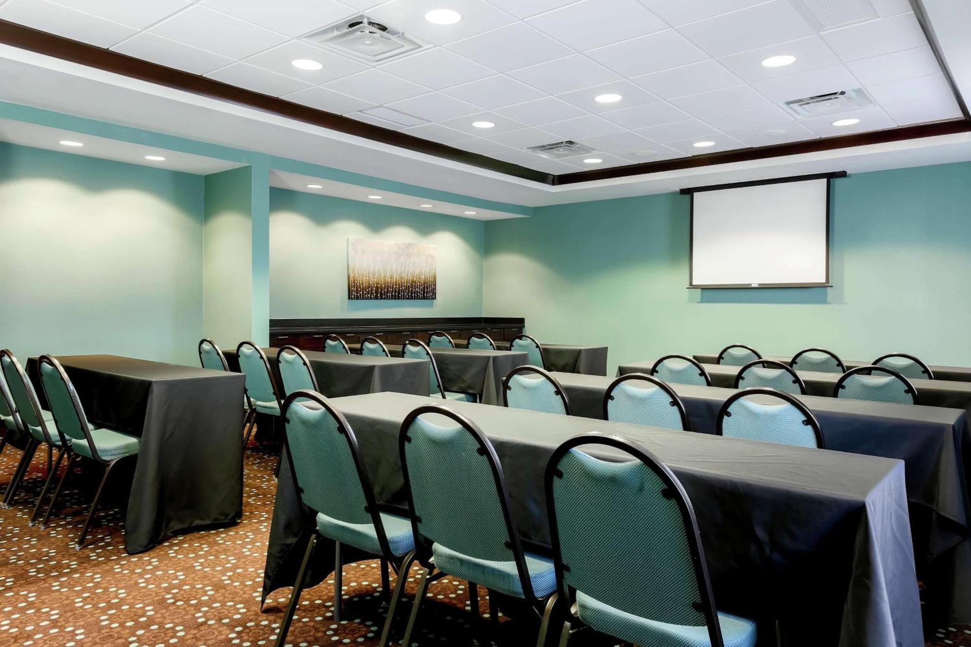 Hampton Inn & Suites Wheeling - The Highlands Triadelphia Екстер'єр фото