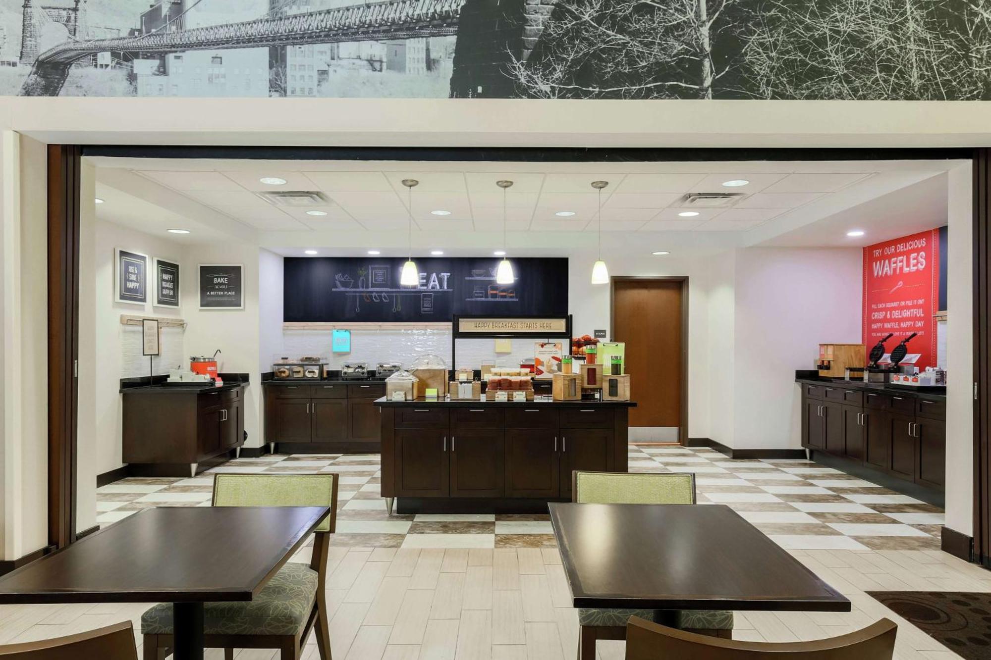 Hampton Inn & Suites Wheeling - The Highlands Triadelphia Екстер'єр фото