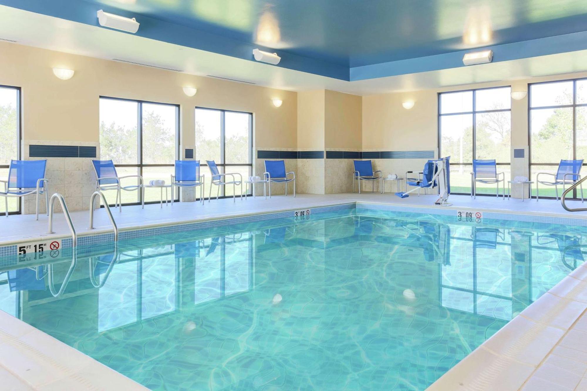 Hampton Inn & Suites Wheeling - The Highlands Triadelphia Екстер'єр фото