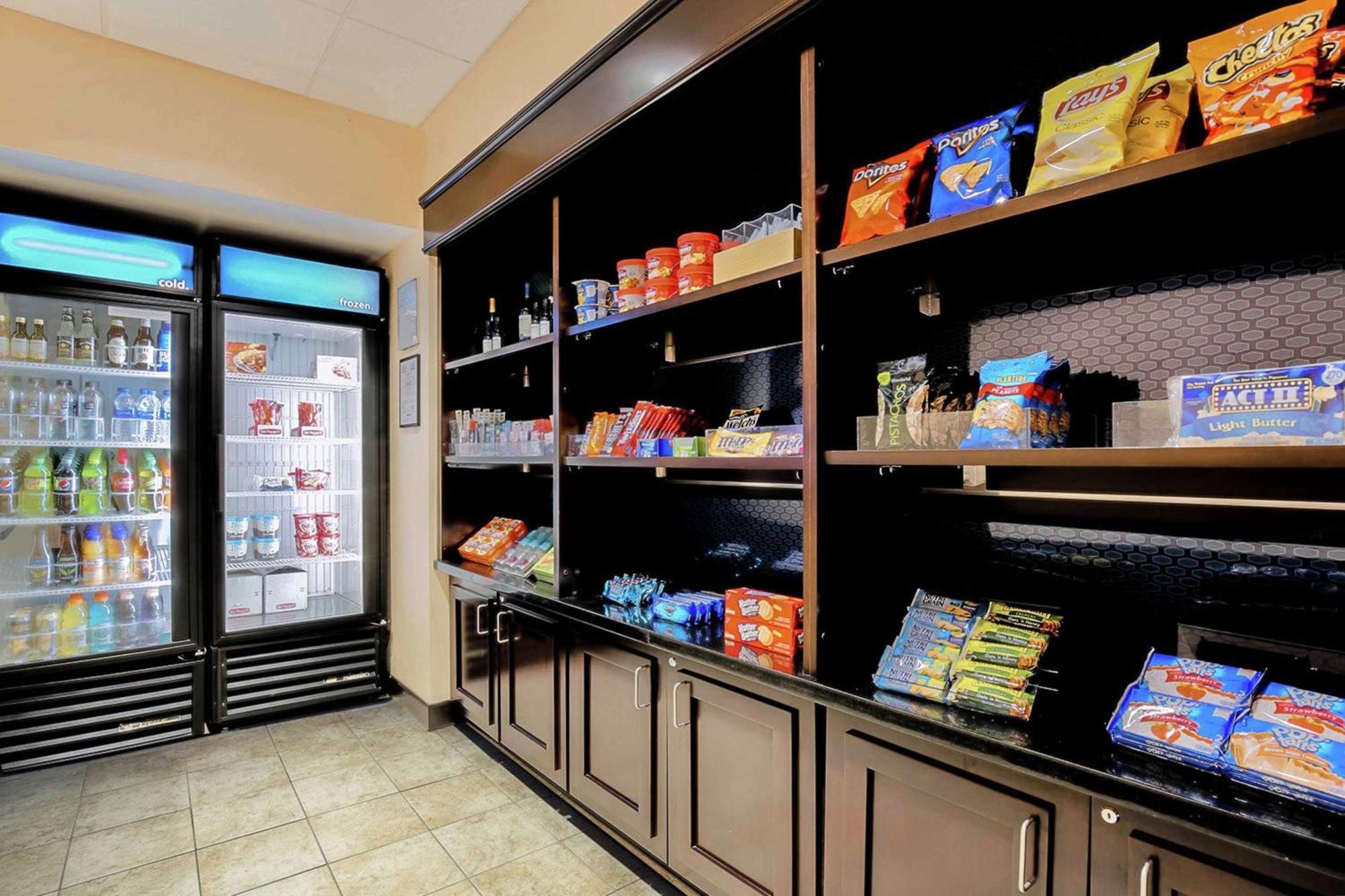 Hampton Inn & Suites Wheeling - The Highlands Triadelphia Екстер'єр фото