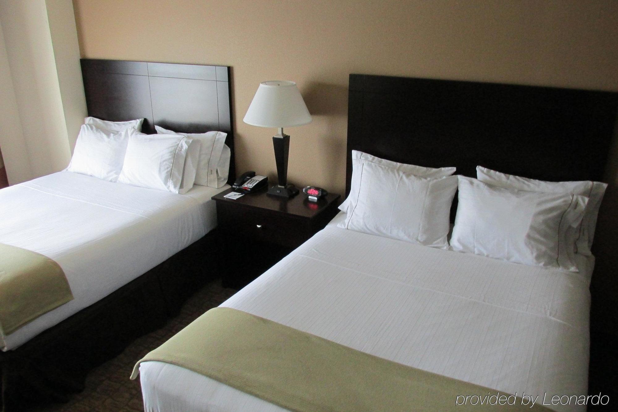 Hampton Inn & Suites Wheeling - The Highlands Triadelphia Екстер'єр фото