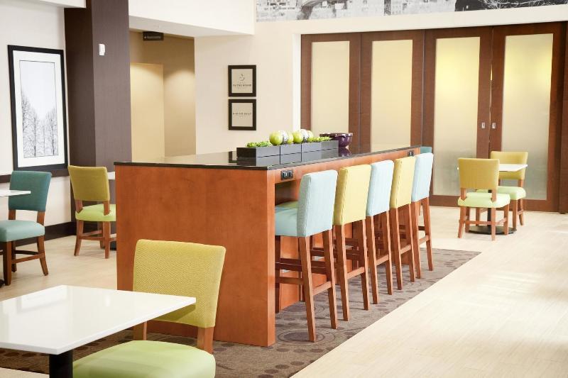 Hampton Inn & Suites Wheeling - The Highlands Triadelphia Екстер'єр фото